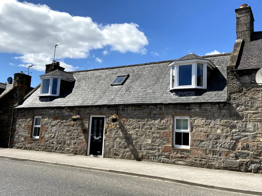 Islas Cottage, a home in the Heart of Speyside - Image 1