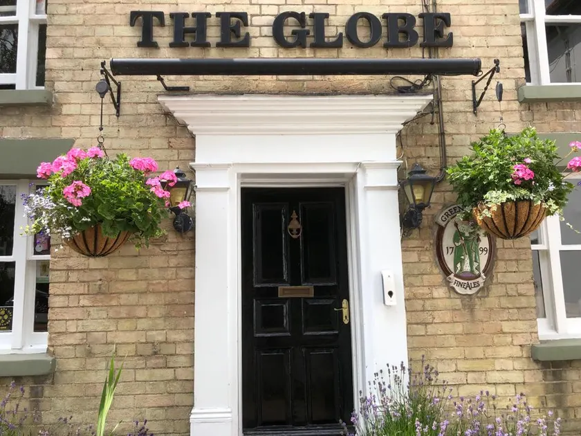 The Globe’s Flat - Image 1