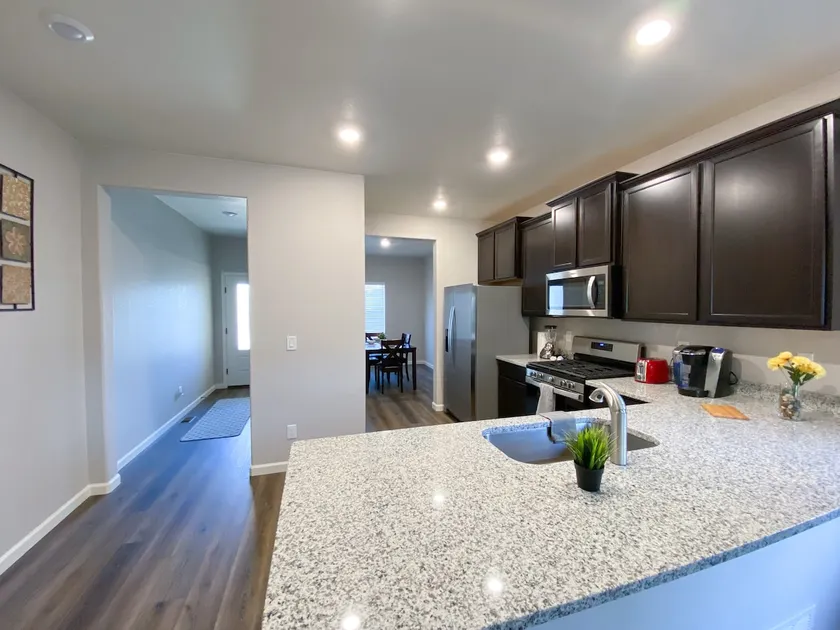 Cozy 3 bedroom home - Image 1