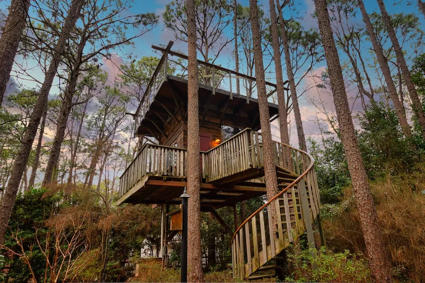 Storybook Tree House- 2 Mins to Local Breweries! - Image 1