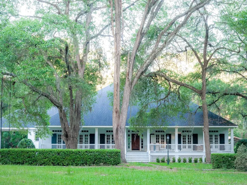 Sienna Lee Gardens: A Beautifully Renovated Home - Image 1