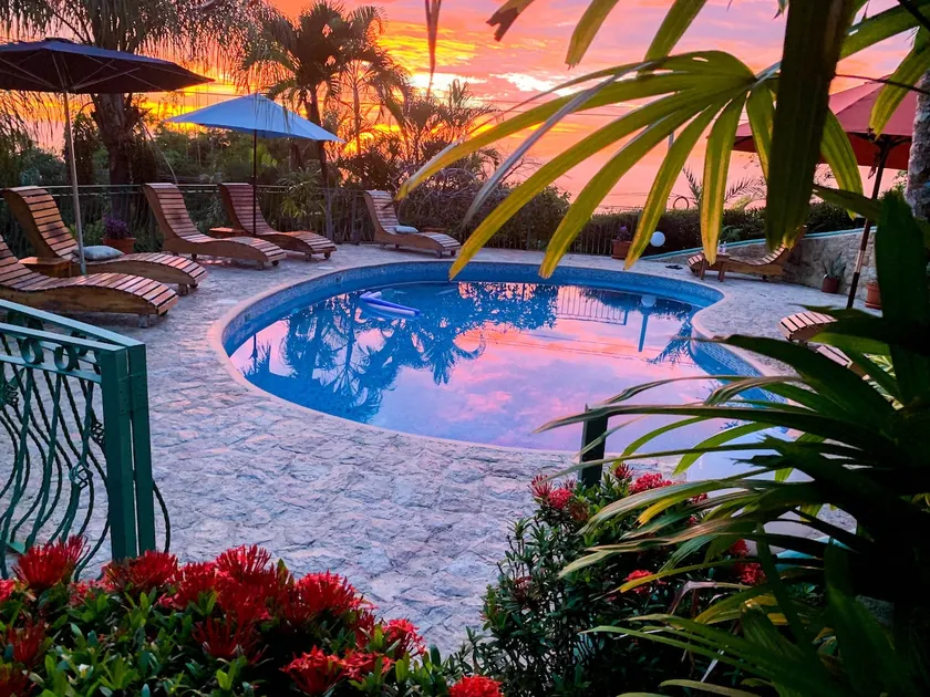 Slow M'Ocean in the Heart of Manuel Antonio 3 bed 3 bath - Image 1