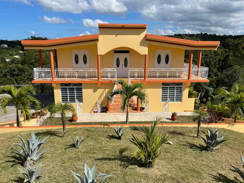 Tranquil lodging yet a short drive to sun and fun. - Image 1