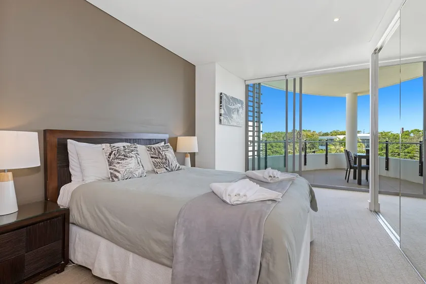 2 Bedroom Executive Rooftop Apartment - Image 1