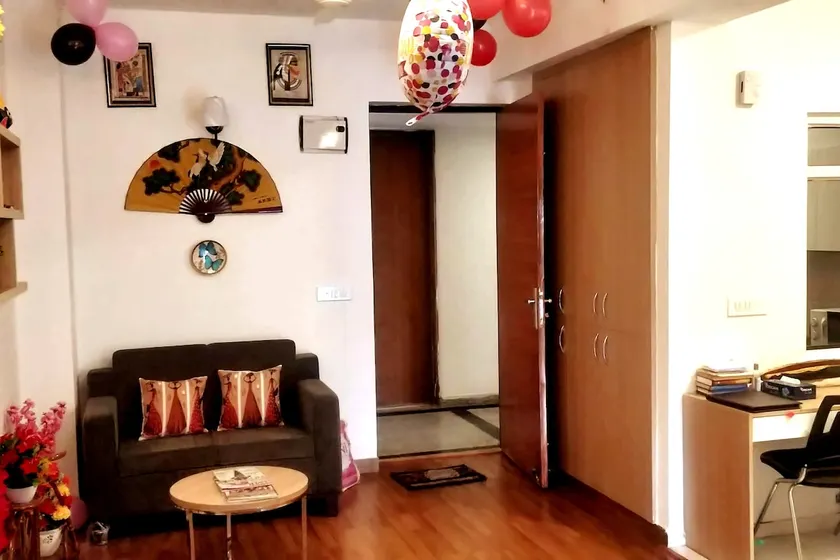 Independent European style fully furnished studio - Image 1