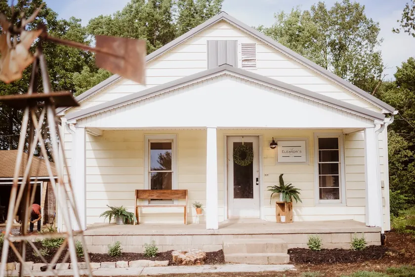 Eleanor's Farmhouse - Image 1