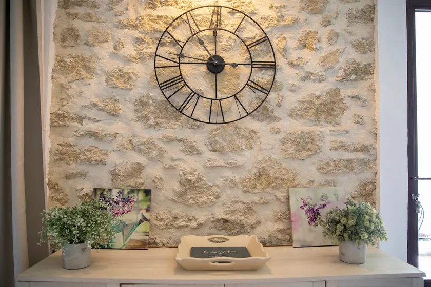 Charming & fresh home – central – secure bikes - Image 1