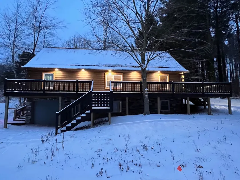 Honey Run Falls Cabin near Amish country sleeps 12 - Image 1