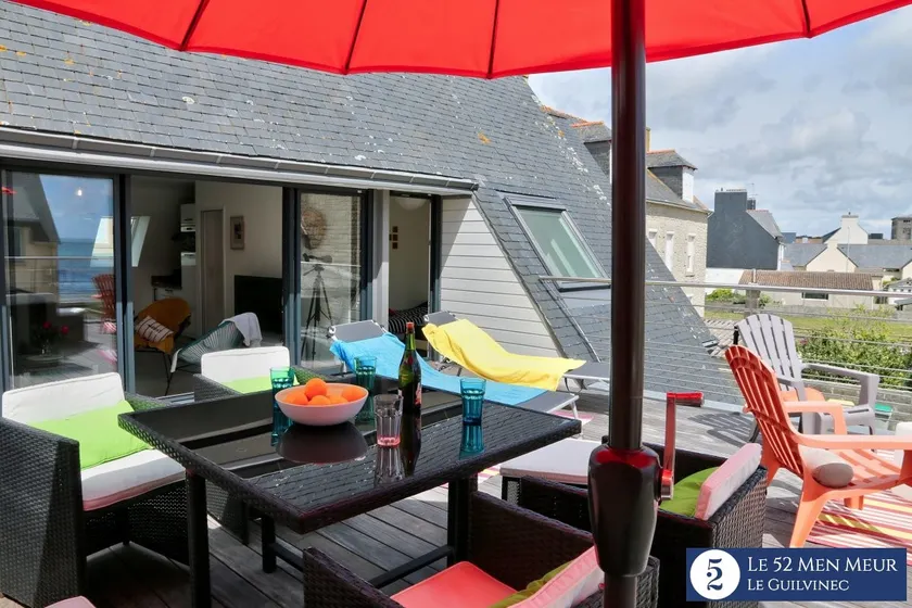 30 m² terrace with a view of the sea, 40 m from the beach and 300 m from shops - Image 1