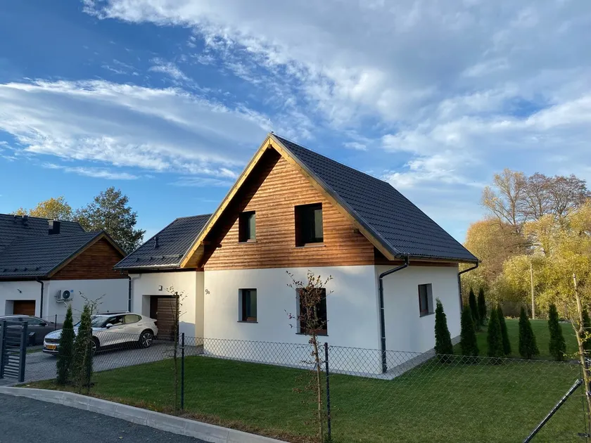 House near the mountains in Sosnówka - Image 1