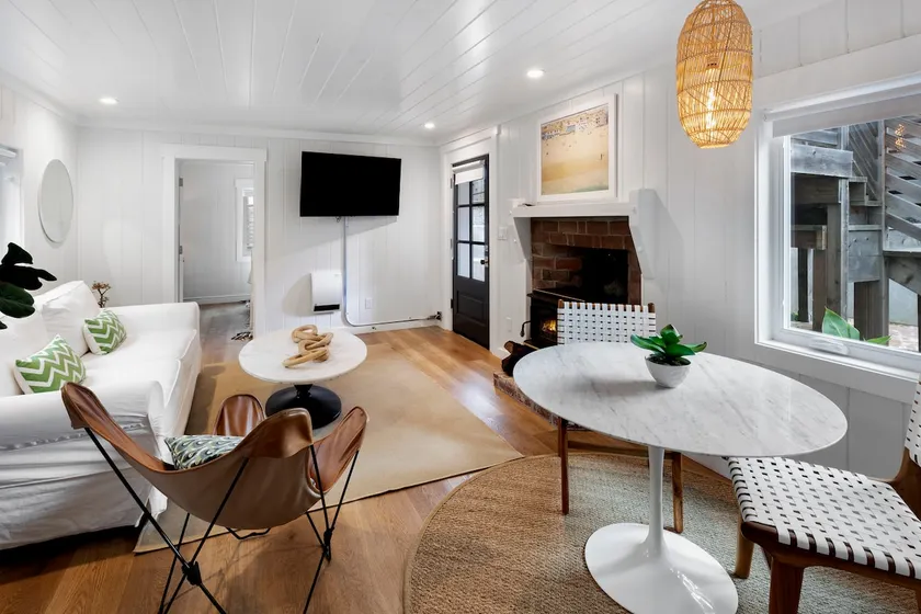 Sunset Beach Retreat - Image 1