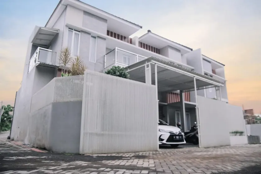 Villa Griya Santi Satu, Very close to Jatim Park 3 - Image 1