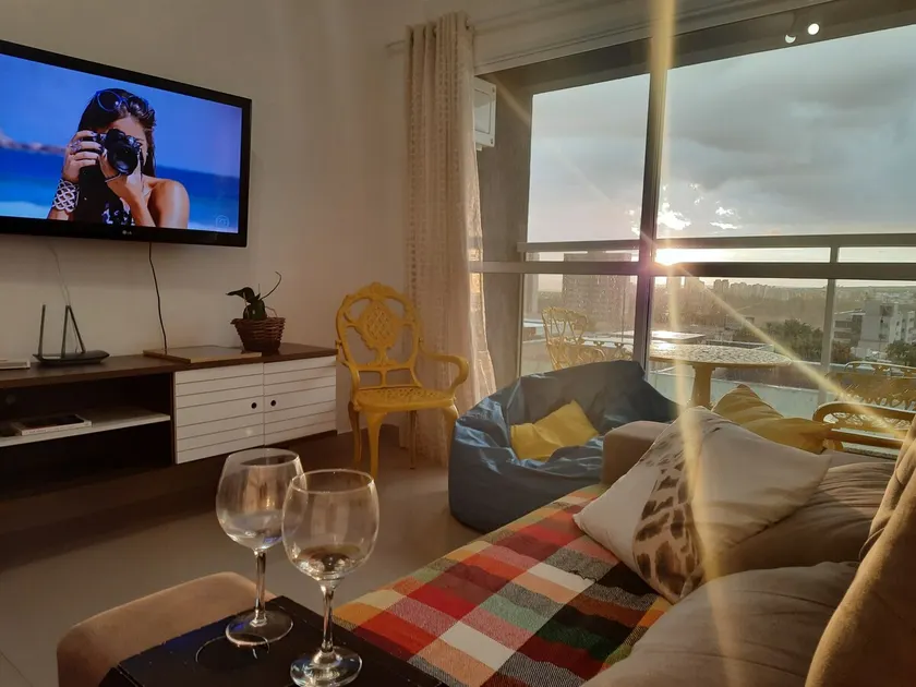 ZEUS-modern with Wi-Fi, TV! Best Location 4p - Image 1