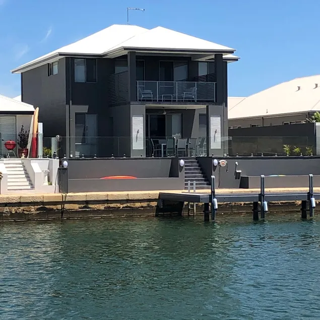 LUXURY 2 STORY CANAL PARADISE WITH PRIVATE JETTY - Image 1