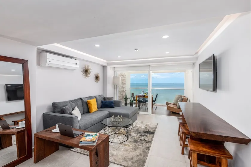 Harbor 8008 / Luxury and Comfort Oceanfront - Image 1