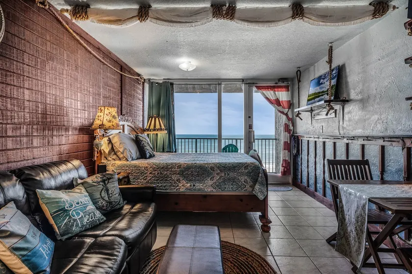 Cozy ”DIRECT” Ocean Front ! Calling all Pirates - Image 1