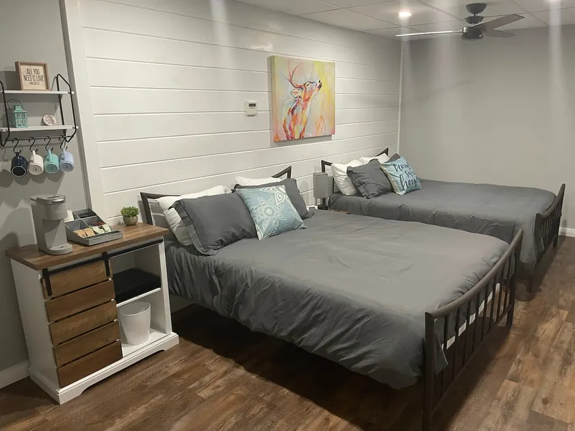 BeSt AirBNB in Iowa!?! New-Clean-Awesome Perks! - Image 1