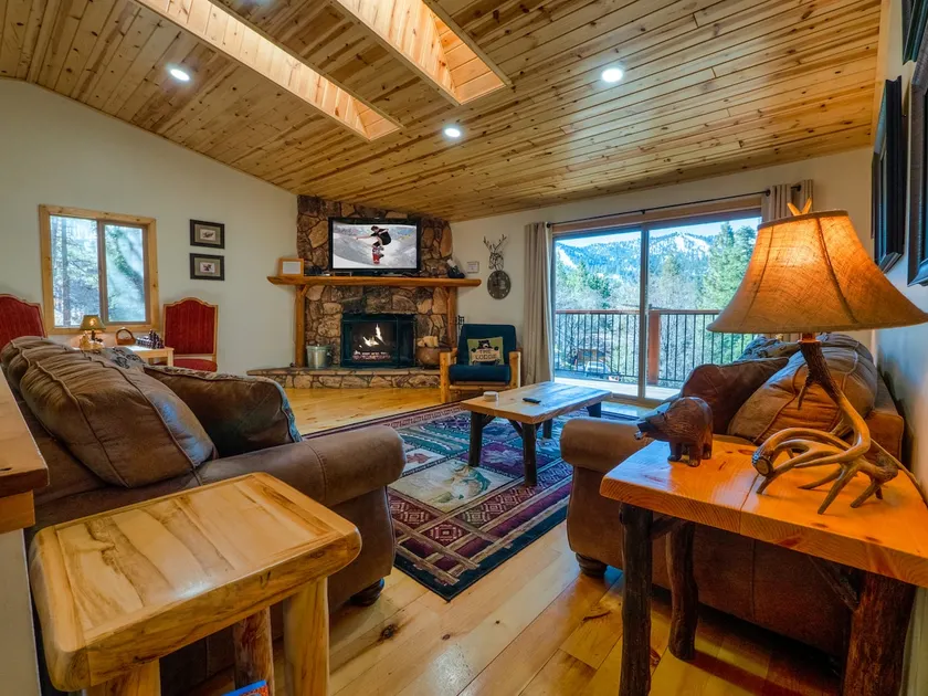 Views, Gameroom, Spa, Pet-Friendly, AC, EV Charger - Image 1