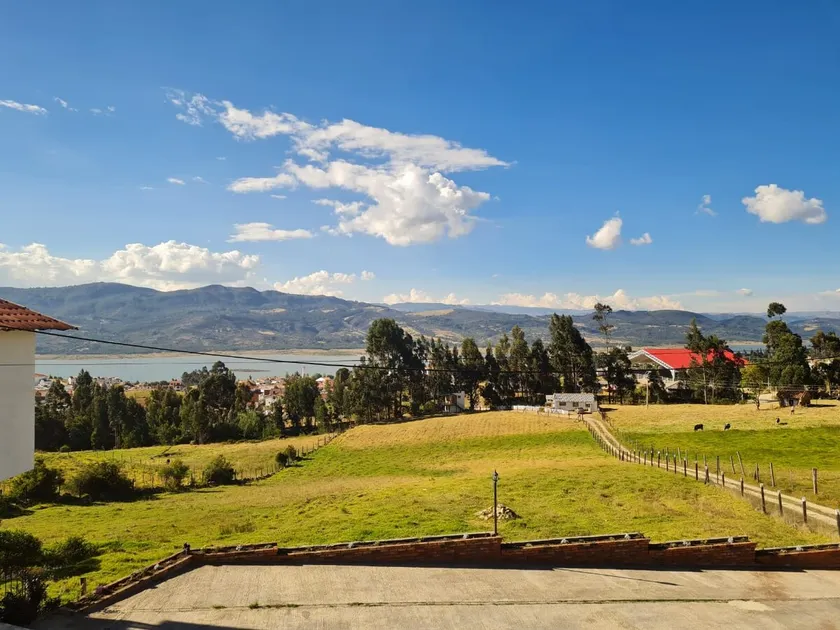 Suite with Panoramic View of the Tominé Reservoir - Image 1