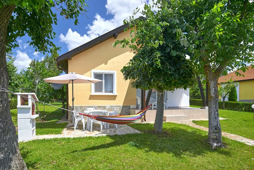 Villa Magnolia with pool - Image 1