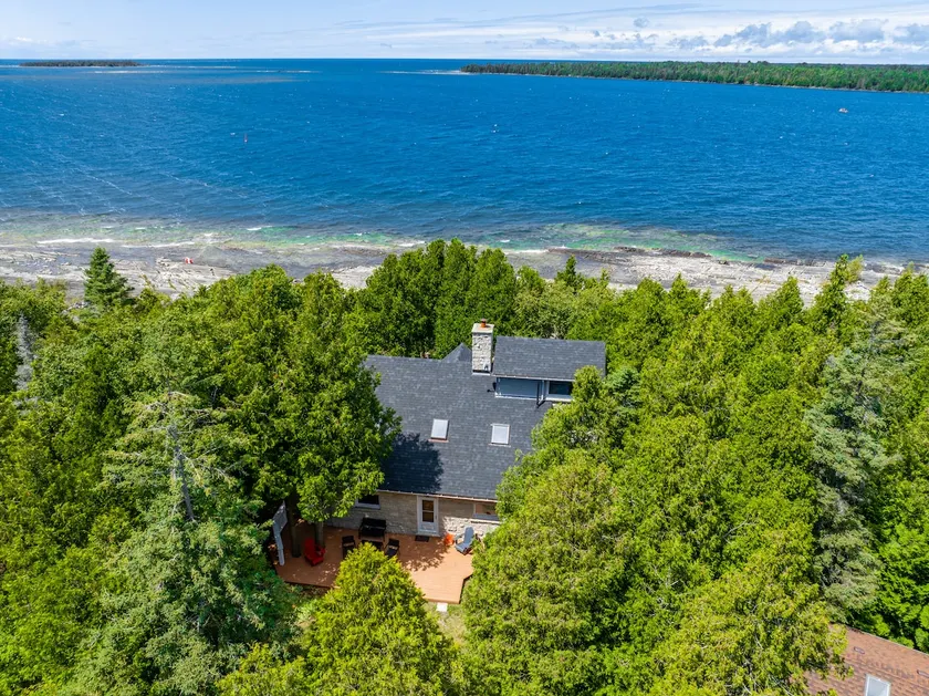 Waterfront post-&-beam: hot tub & stargaze tower - Image 1