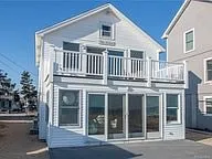A Beach House Gem - Image 1