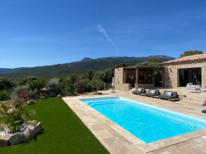 Magnificent villa with sunny private pool, near Bonifacio. - Image 1