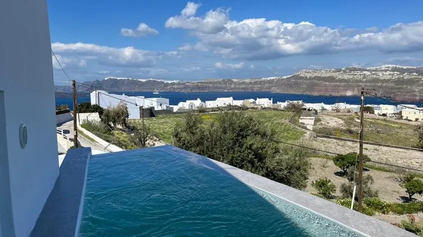 Stela caldera view cave/private mini pool/jacuzzi - Image 1