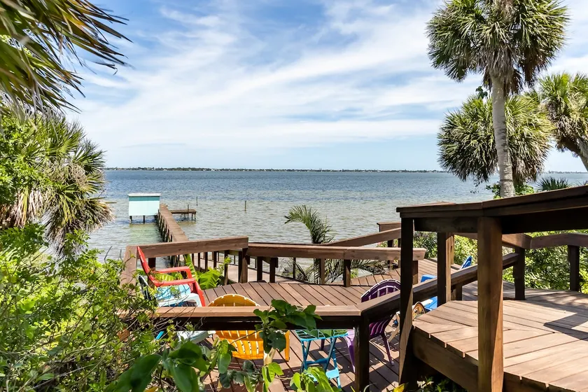 Pineapple Bluff...your riverside retreat - Image 1