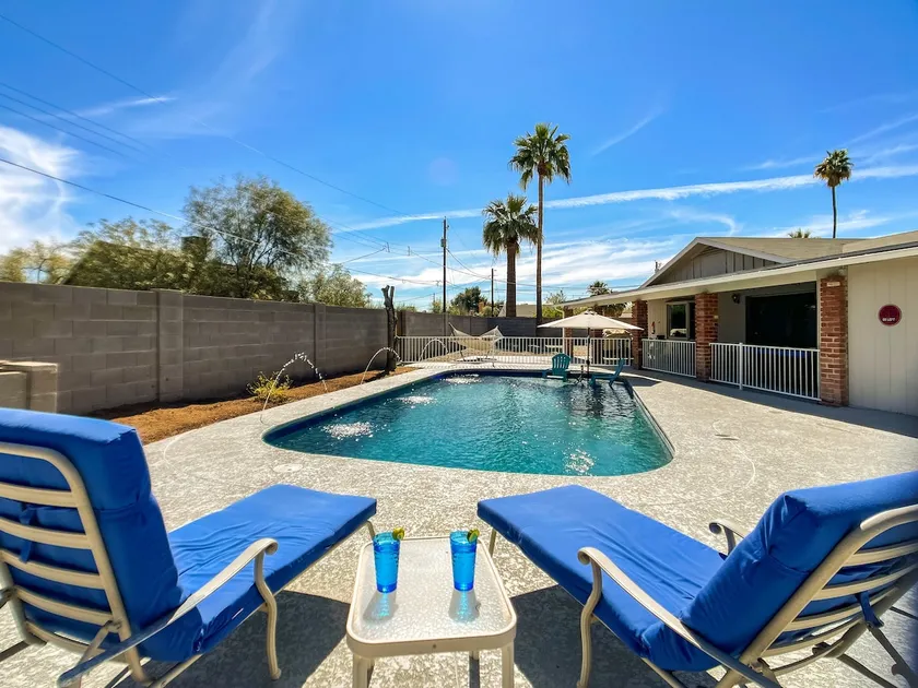 Tempe Oasis! 5 bedroom 3 bath with Pool - Image 1