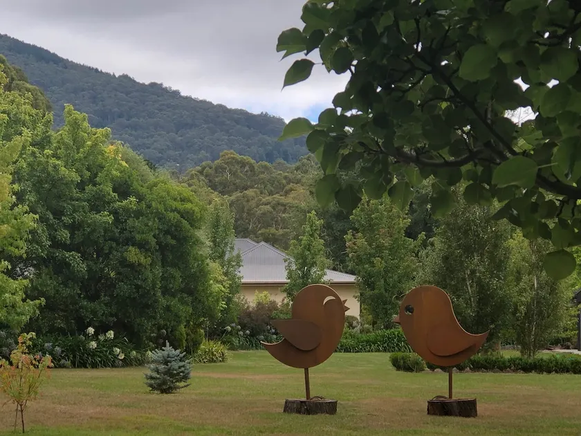 ”Wotama”- Spectacular Honour Avenue, Mount Macedon - Image 1