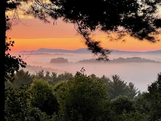 Dewy Ridge in the Beautiful NC Mountains - Image 1