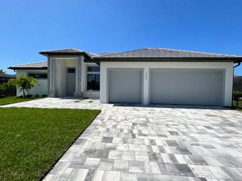 SEASIDE VILLA CORAL GARDEN - Great new home with a beautiful Garden - Image 1