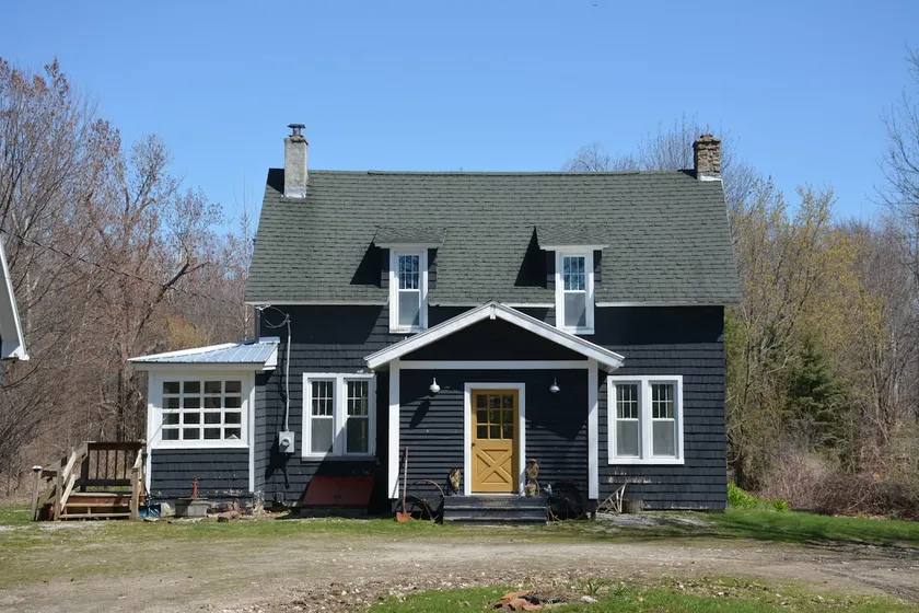 Cozy Rustic Cottage for the Holidays - Image 1
