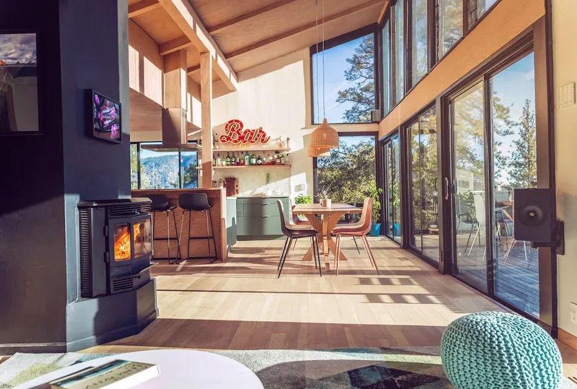 Designer Treehouse, Stunning Treetop Views, Sauna - Image 1