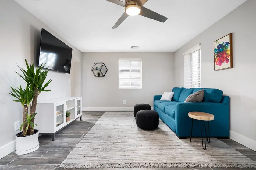 Near Airport | Pet-Friendly | W/D | 4k Smart TVs - Image 1