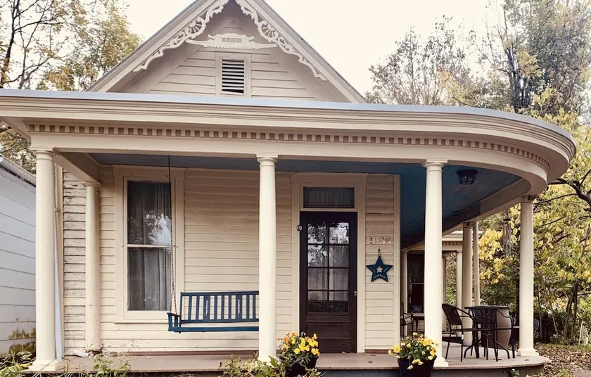 Eleonora's Cottage On Main - Image 1