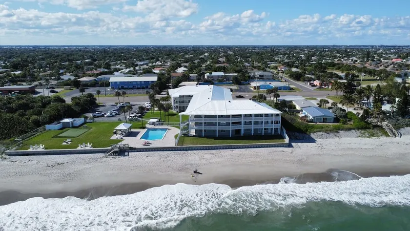 Beachfront Paradise - Image 1