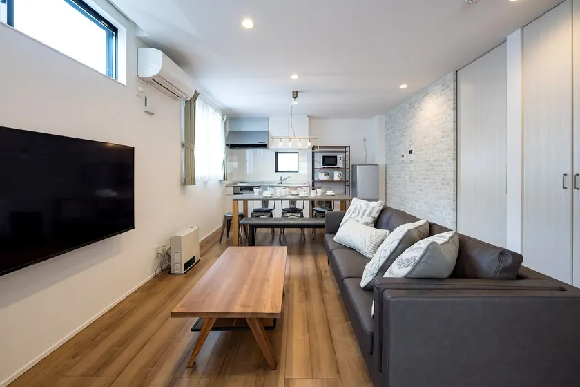 [House II] Great value for 3 or more people!Takasaki Station is a 4-minute walk.Entire wild house with vintage furniture. - Image 1