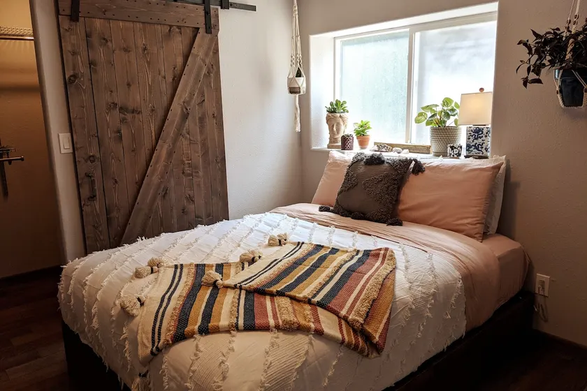 I380 Southwest Bungalow - Image 1