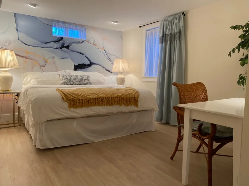 Quiet 2BR Lwr Level, Full Kit, Wifi, Private Ent - Image 1