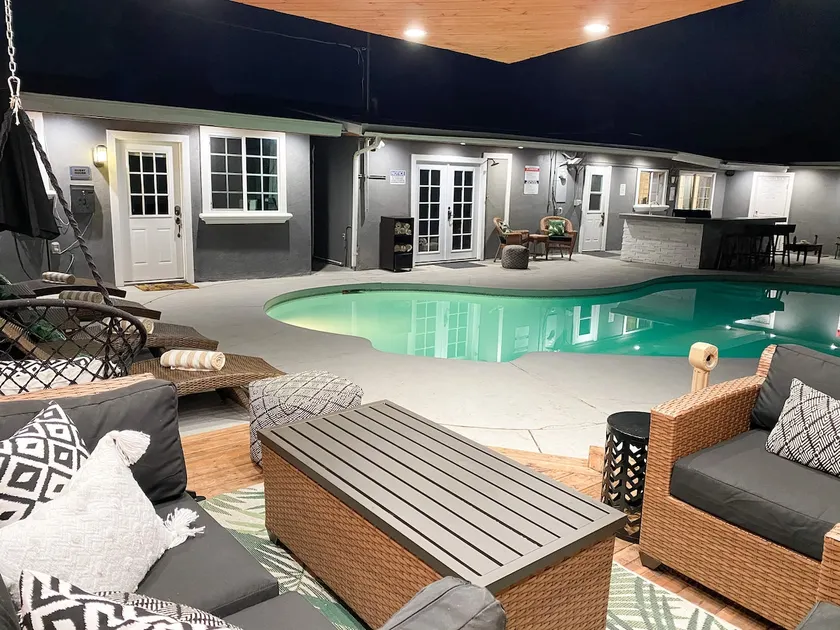 Awesome 3-Unit House w/Heated Pool - Image 1