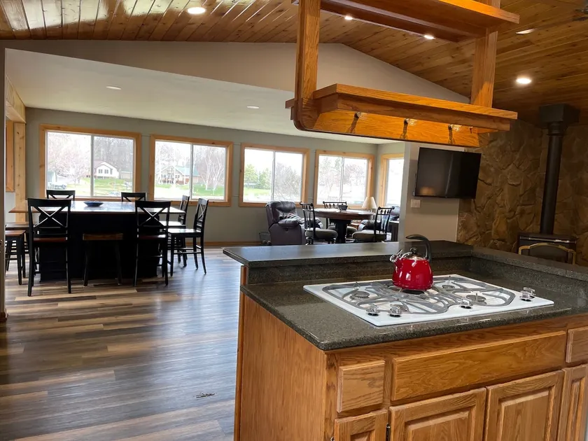 Lakefront Cabin on Lake Mille Lacs/Private Spacious 4BR Retreat - Image 1
