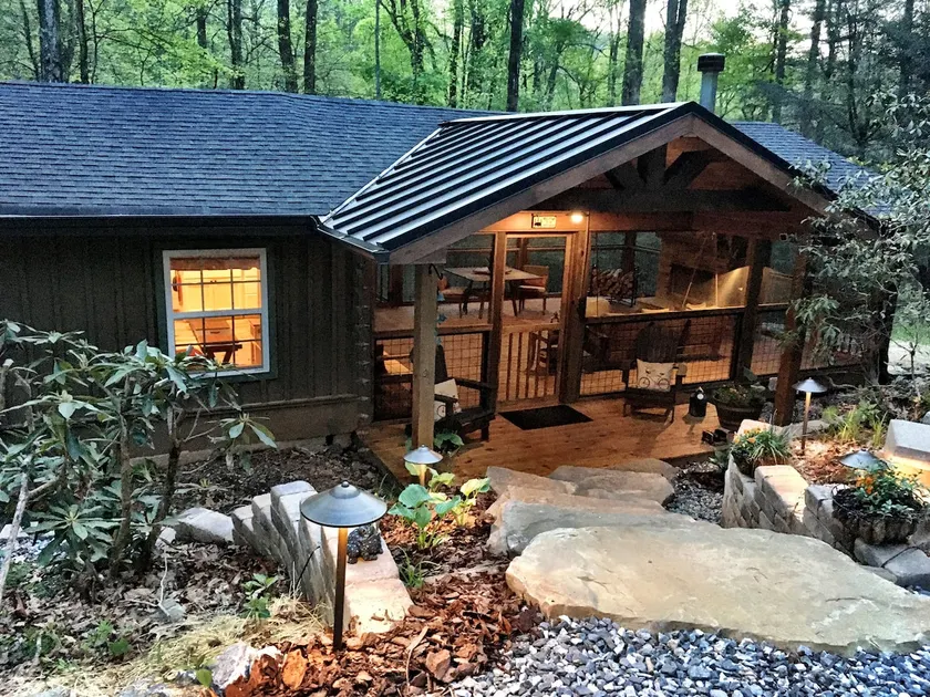 Cozy Appalachian Trail Cabin - Woody Gap & Blood Mountain in Suches, GA - Image 1