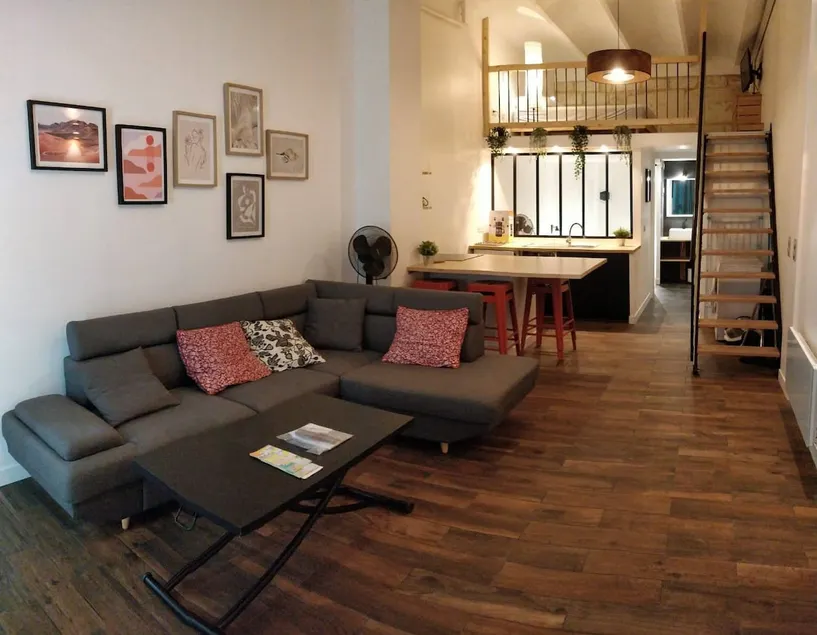Unique loft · 6 people · Air conditioning · Downtown · 656 yards from the Comédie - Image 1