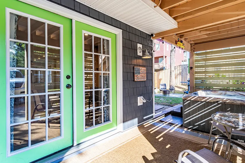 *Salt Suite OBX* Close to Beach, Hot Tub, Gym! - Image 1