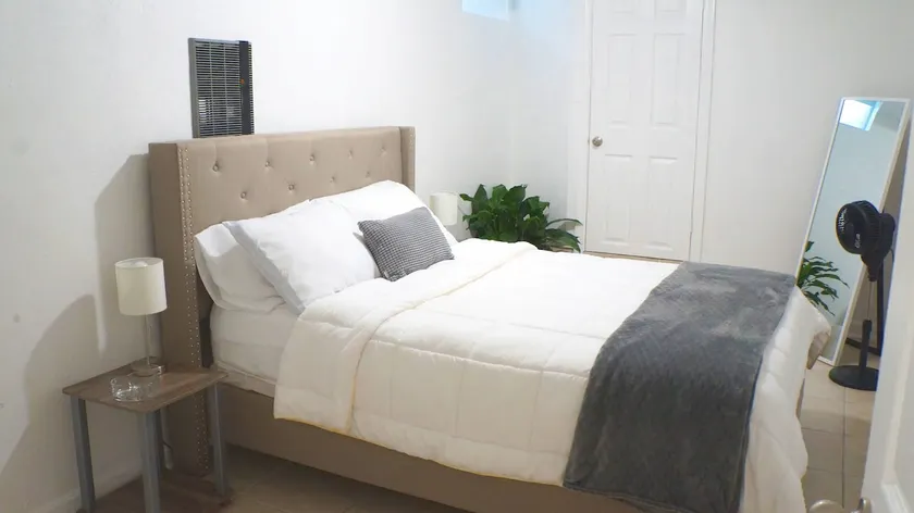 Modern Style Cozy Private Apt - Image 1