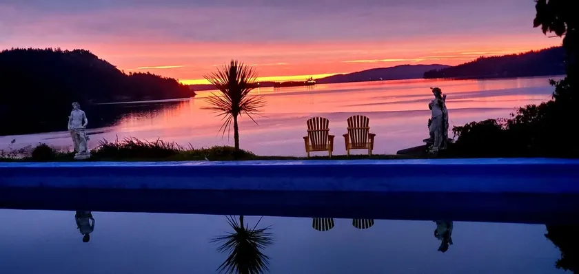 Private secluded OCEANFRONT w/seasonal GIANT Pool - Image 1