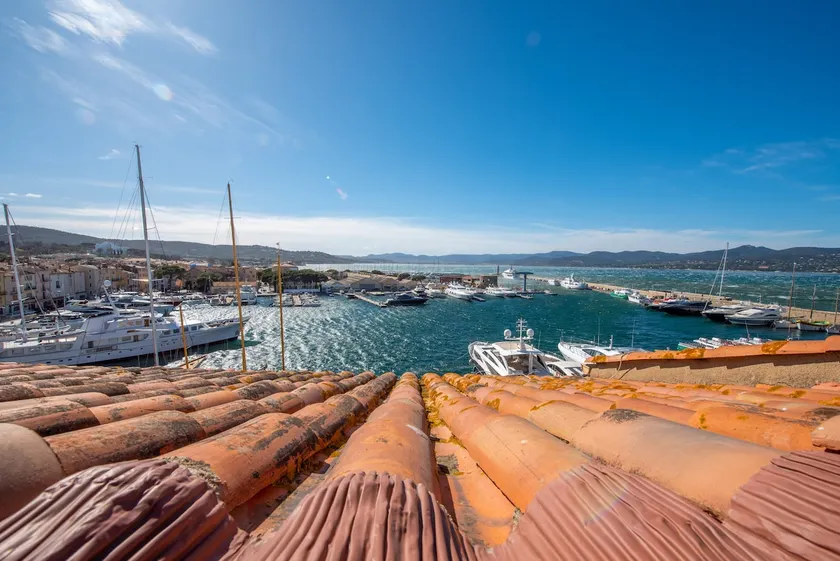 On the rooftops of Saint-Tropez - Image 1