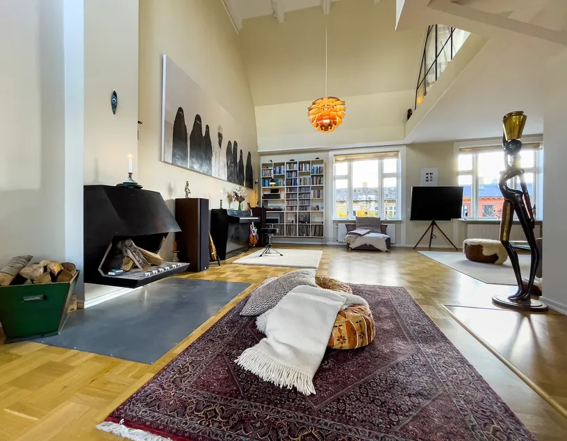 Exclusive Scandinavian - Image 1